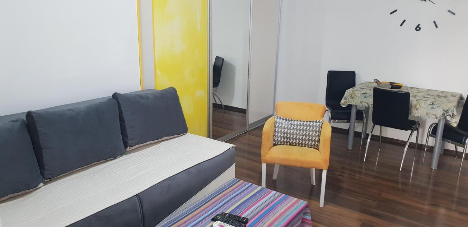 Yellow Apartment, Central Подгорица Экстерьер фото